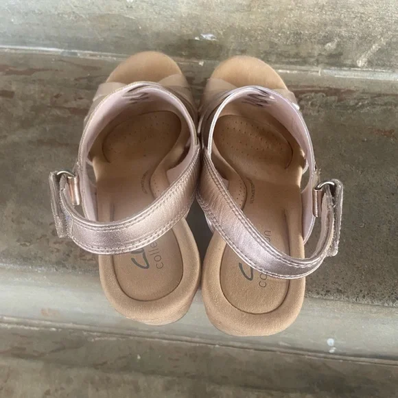 Clarks Giselle Ivy Metallic Rose Gold Cork Wedge Sandals - Picture 7 of 9